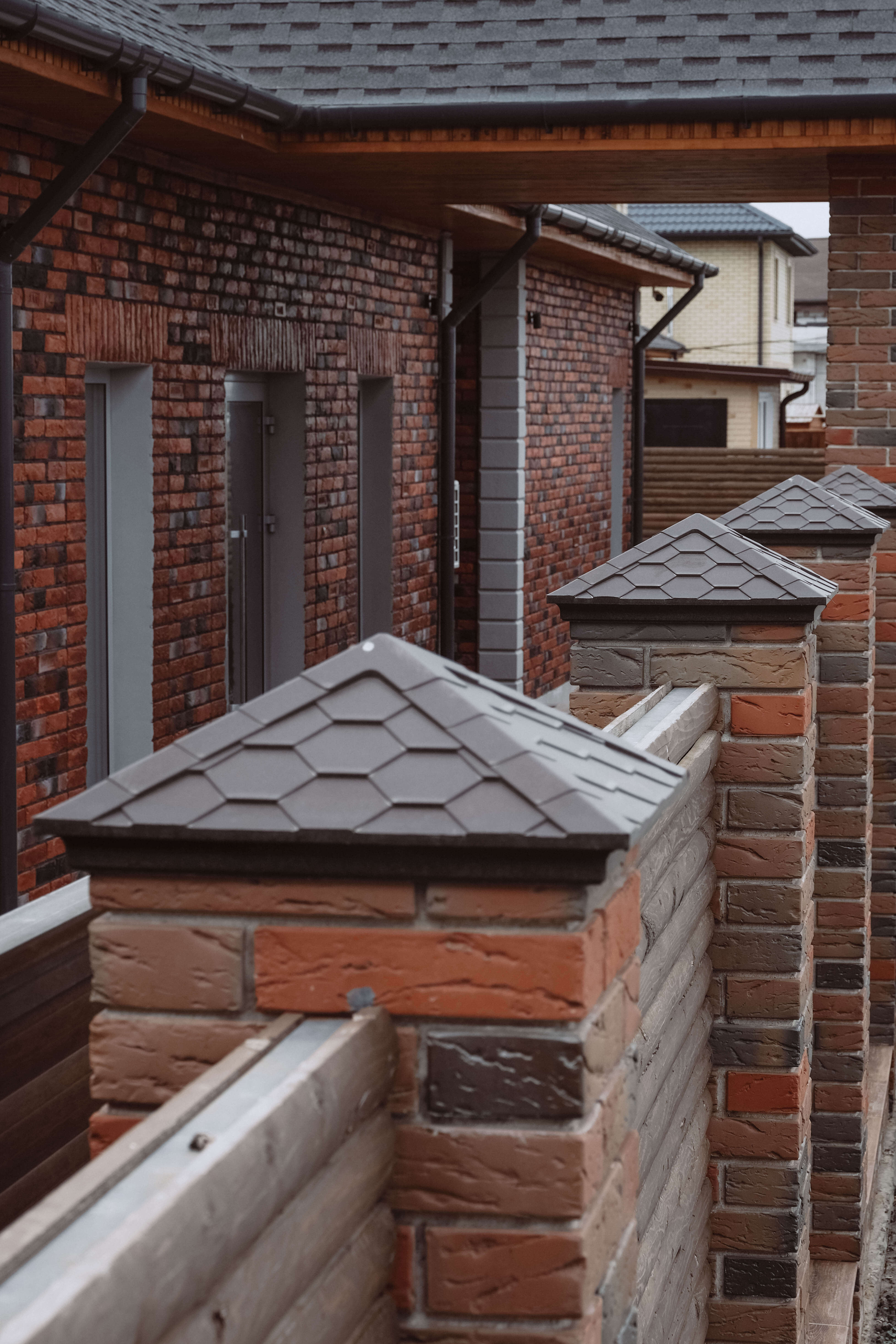 Колпак Zking Эверест Коричневый на столб 1.5х1.5 кирпича (390х390мм) в Ташкенте фото